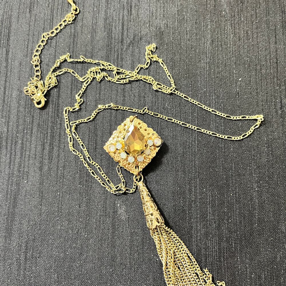 Vintage Gold Tone Square with teardrop faceted Stone & tassle 31-34 inches